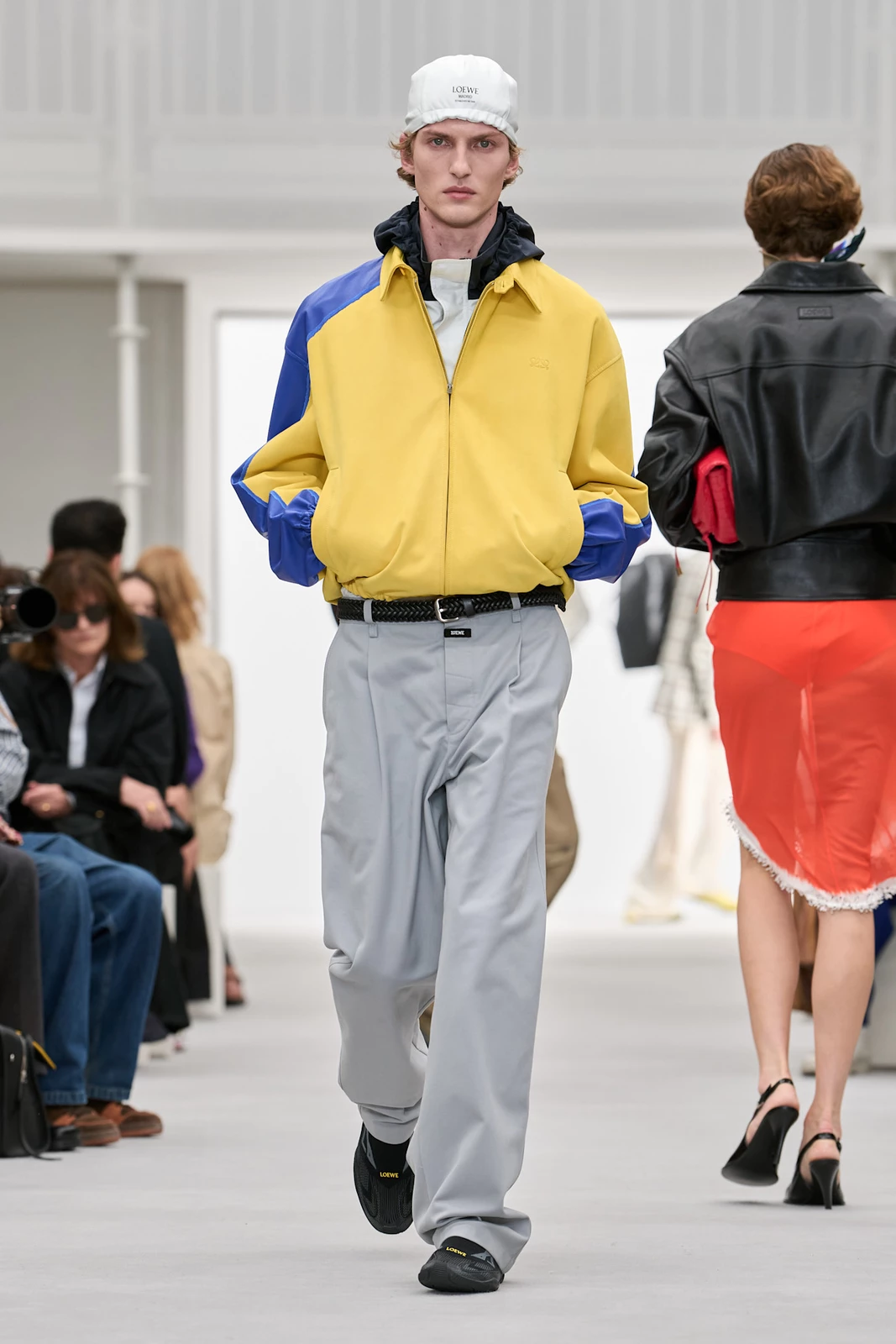 Loewe S27 020
