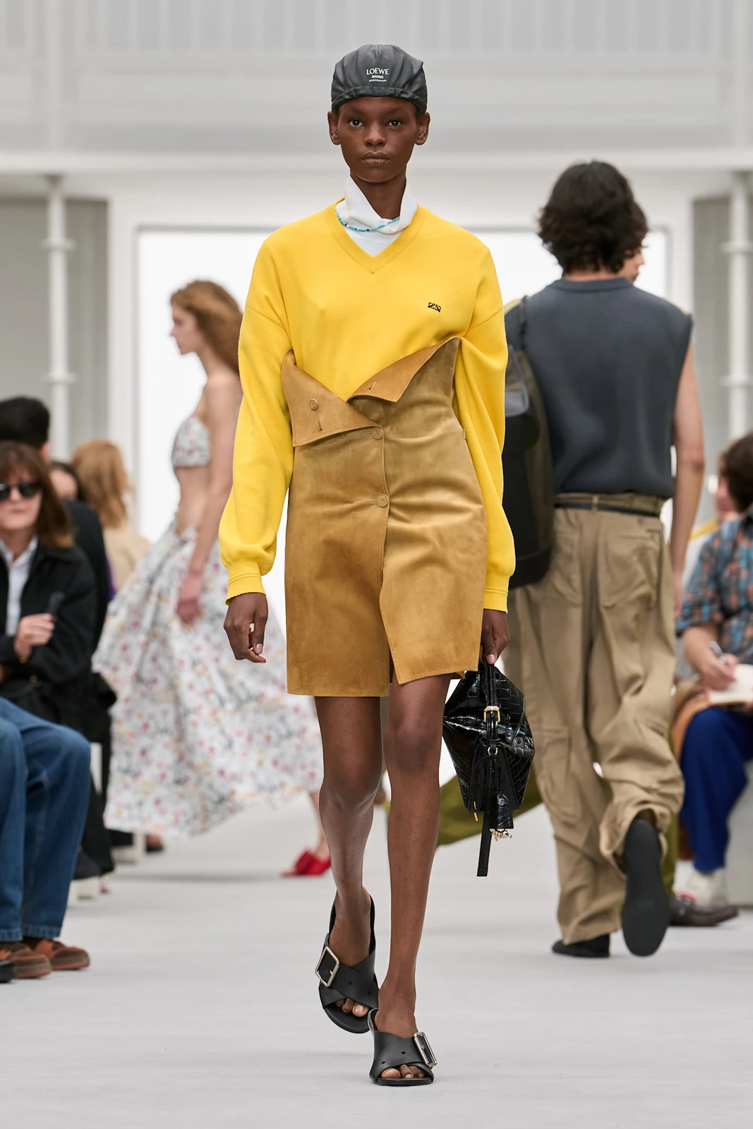 Loewe S27 022