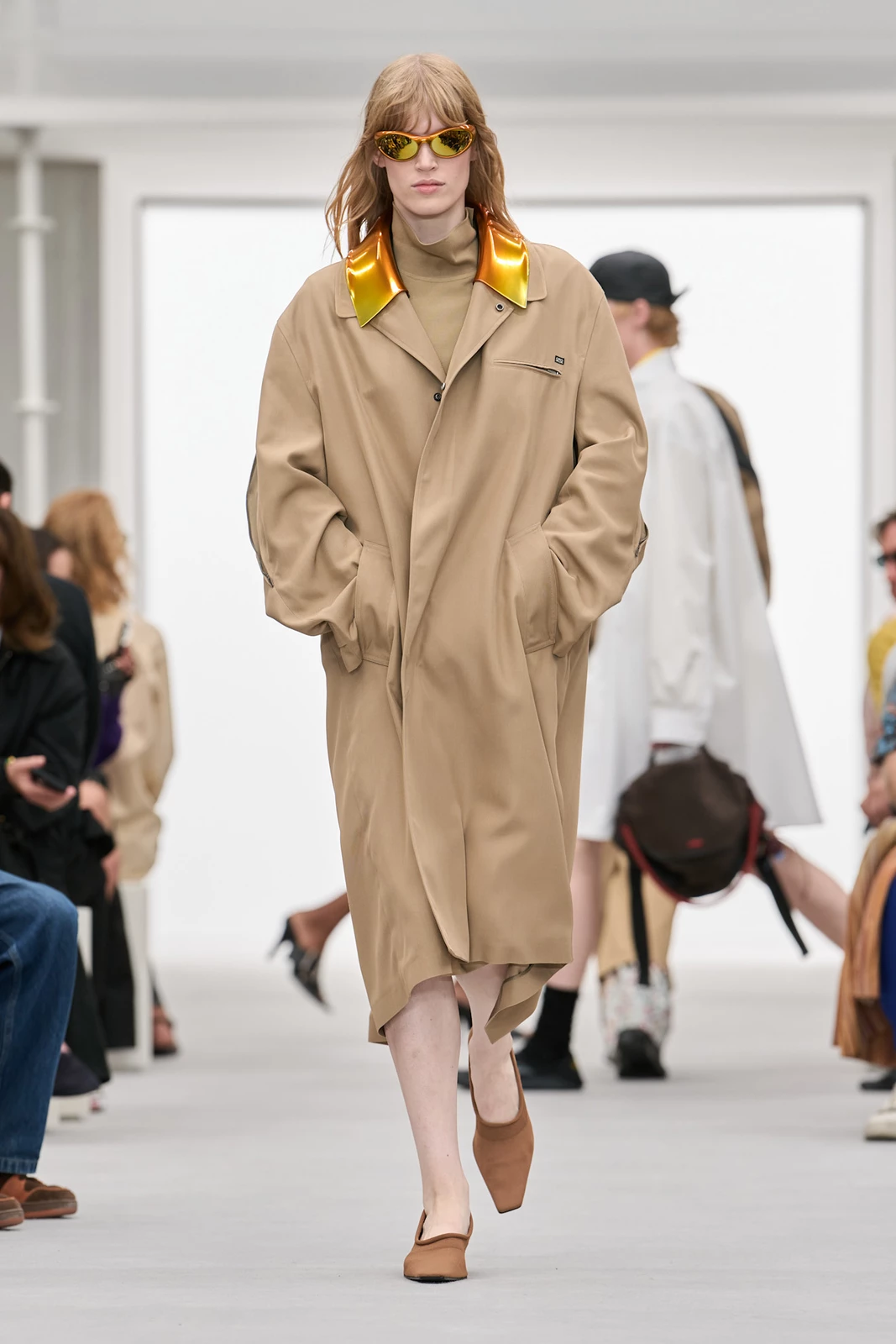 Loewe S27 025
