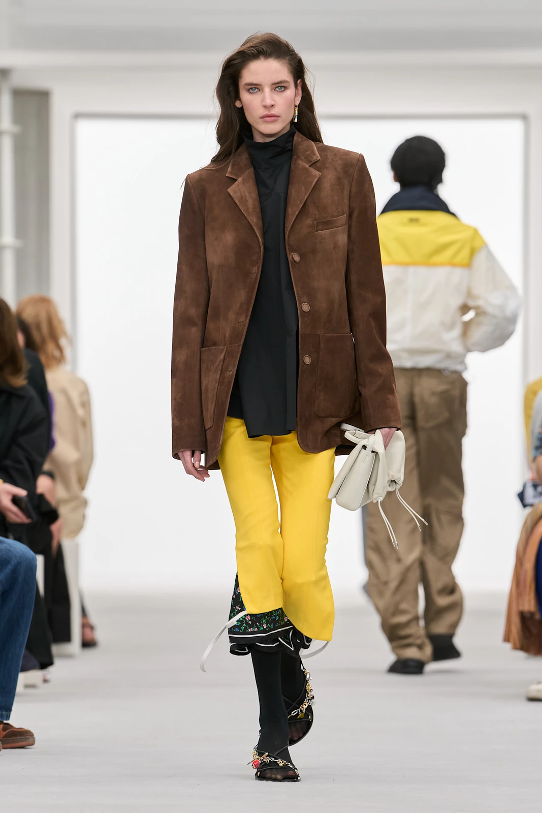 Loewe S27 031