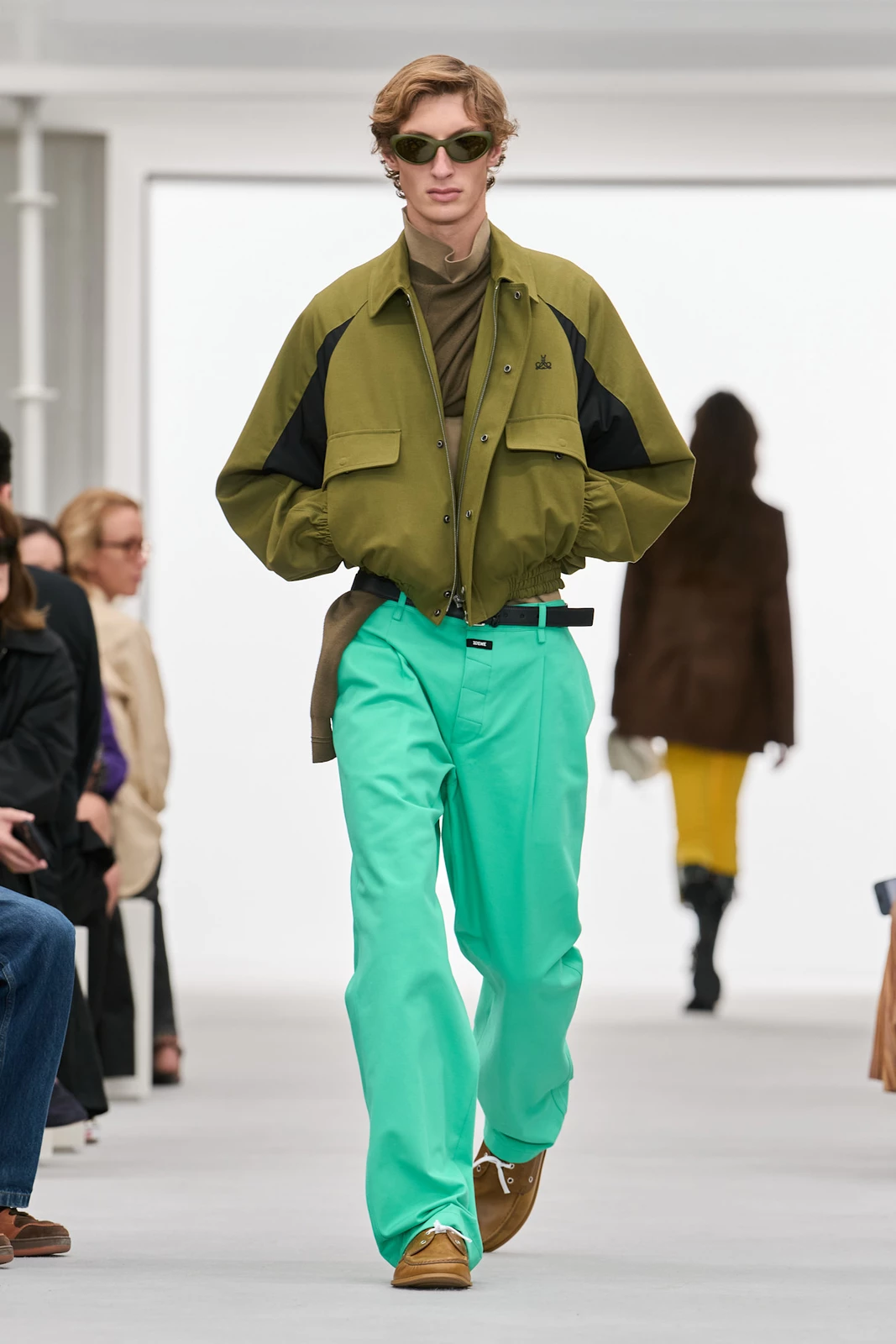 Loewe S27 041