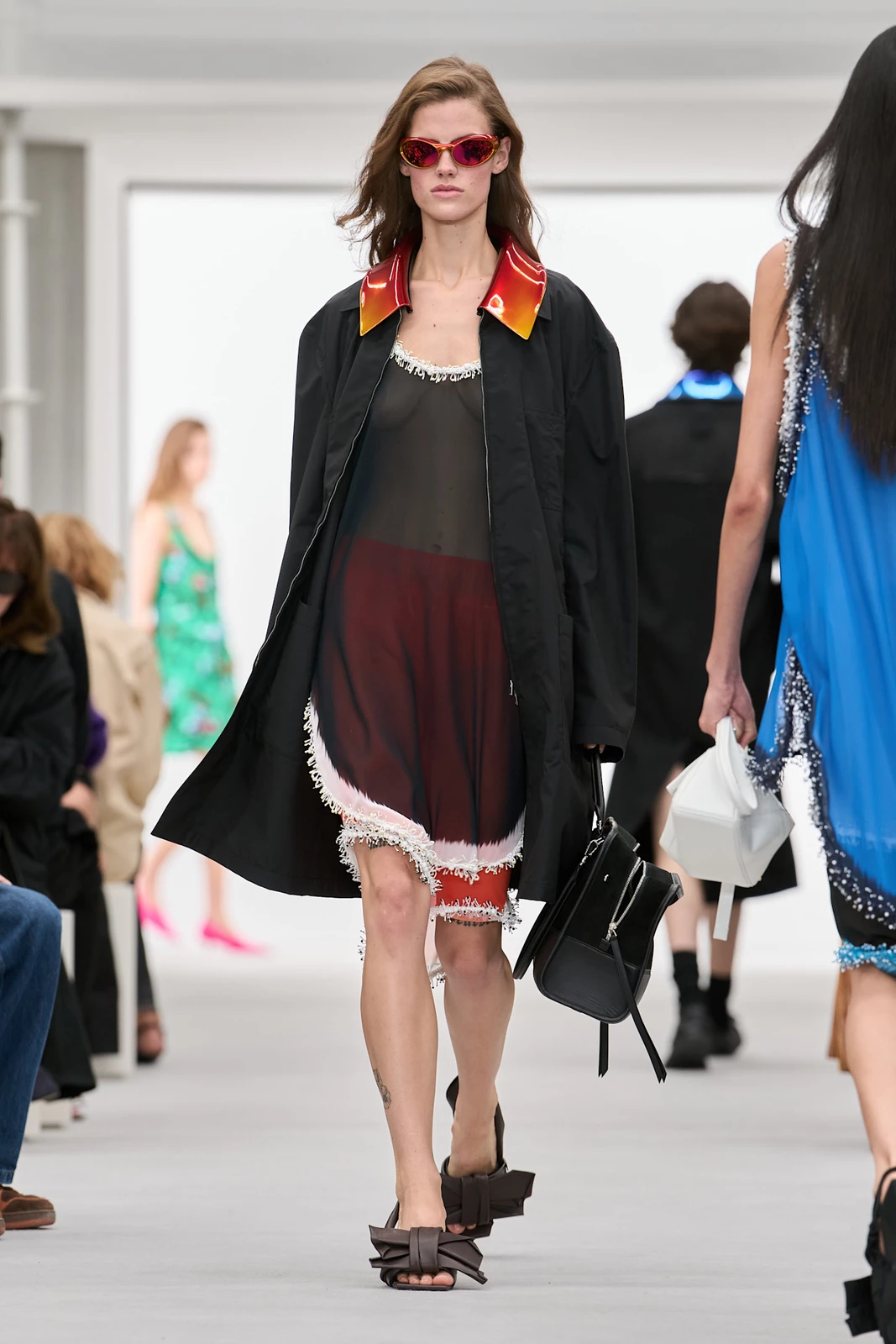 Loewe S27 064