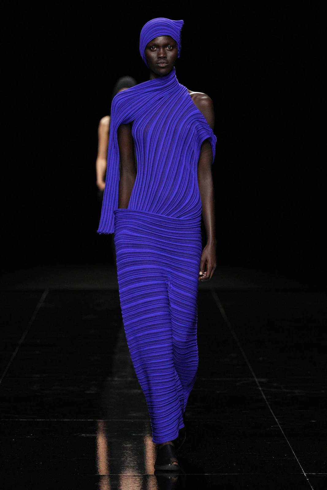 Miyake S27 010