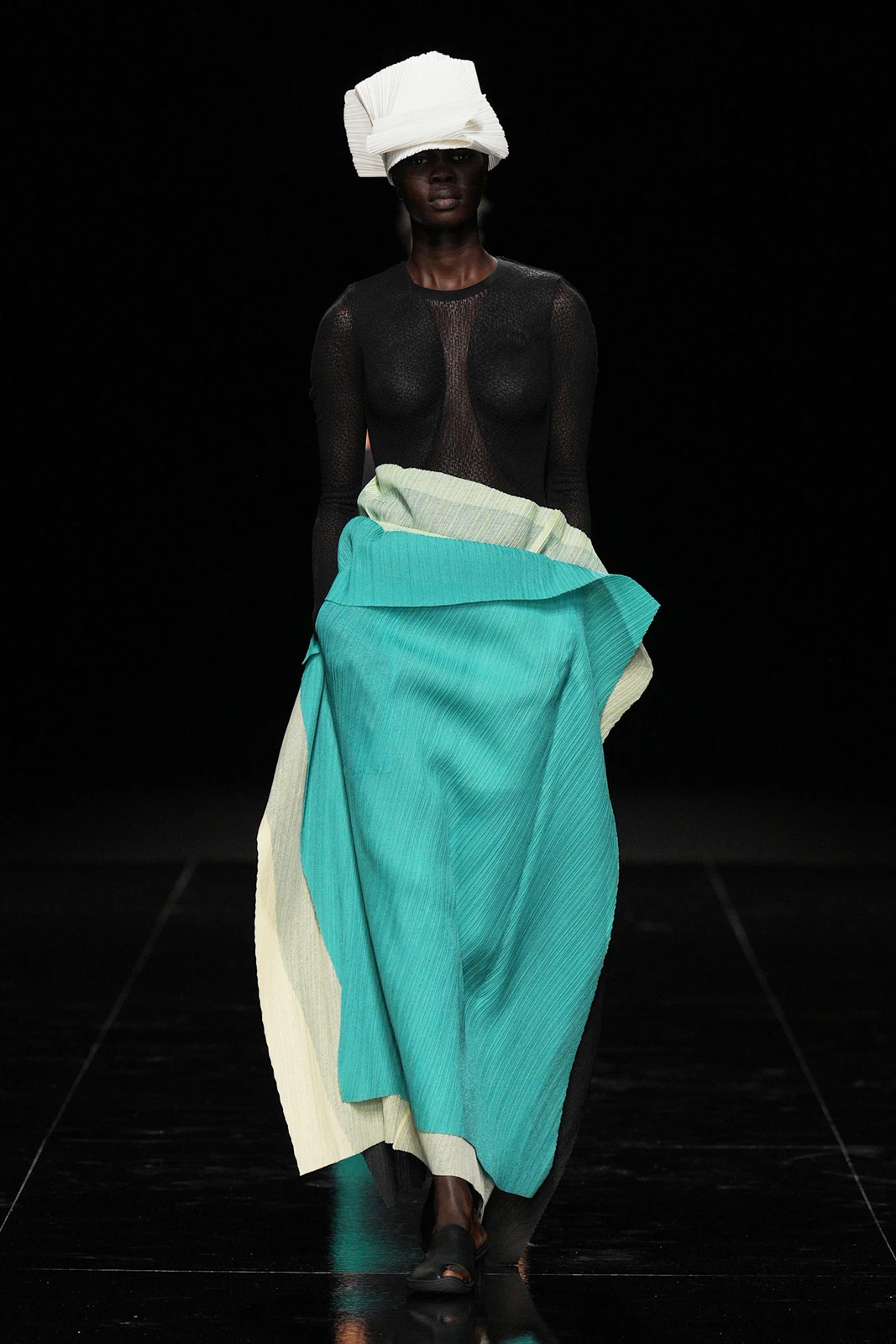 Miyake S27 038
