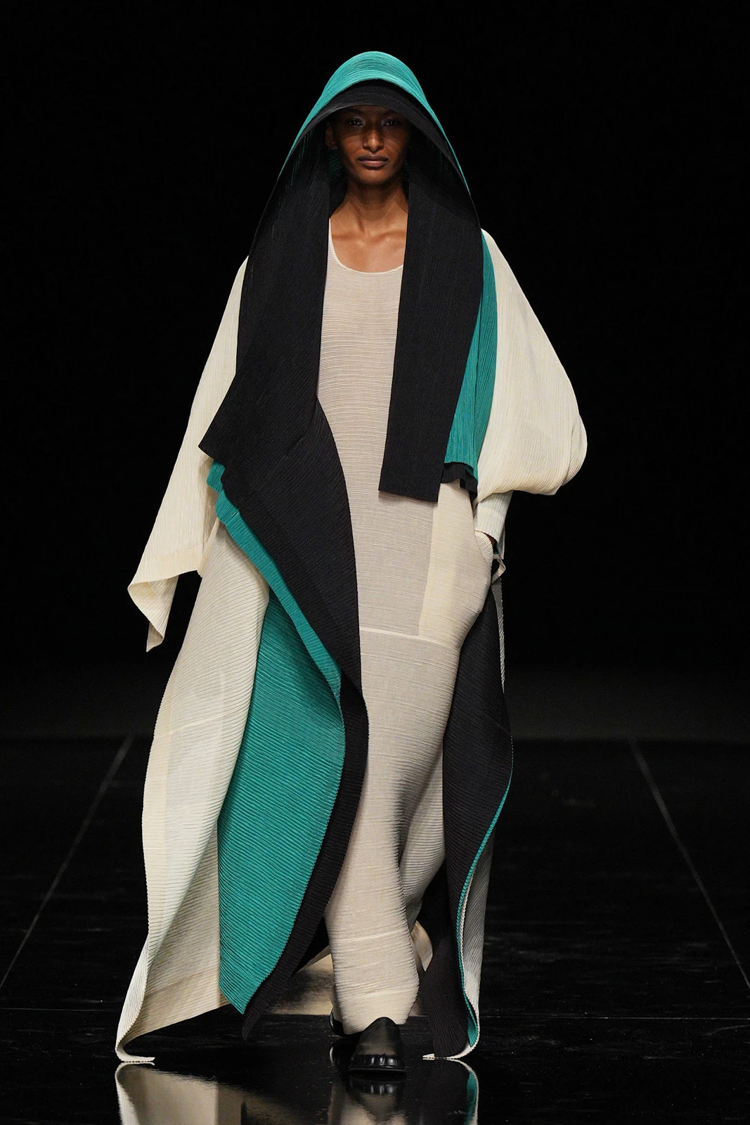 Miyake S27 041