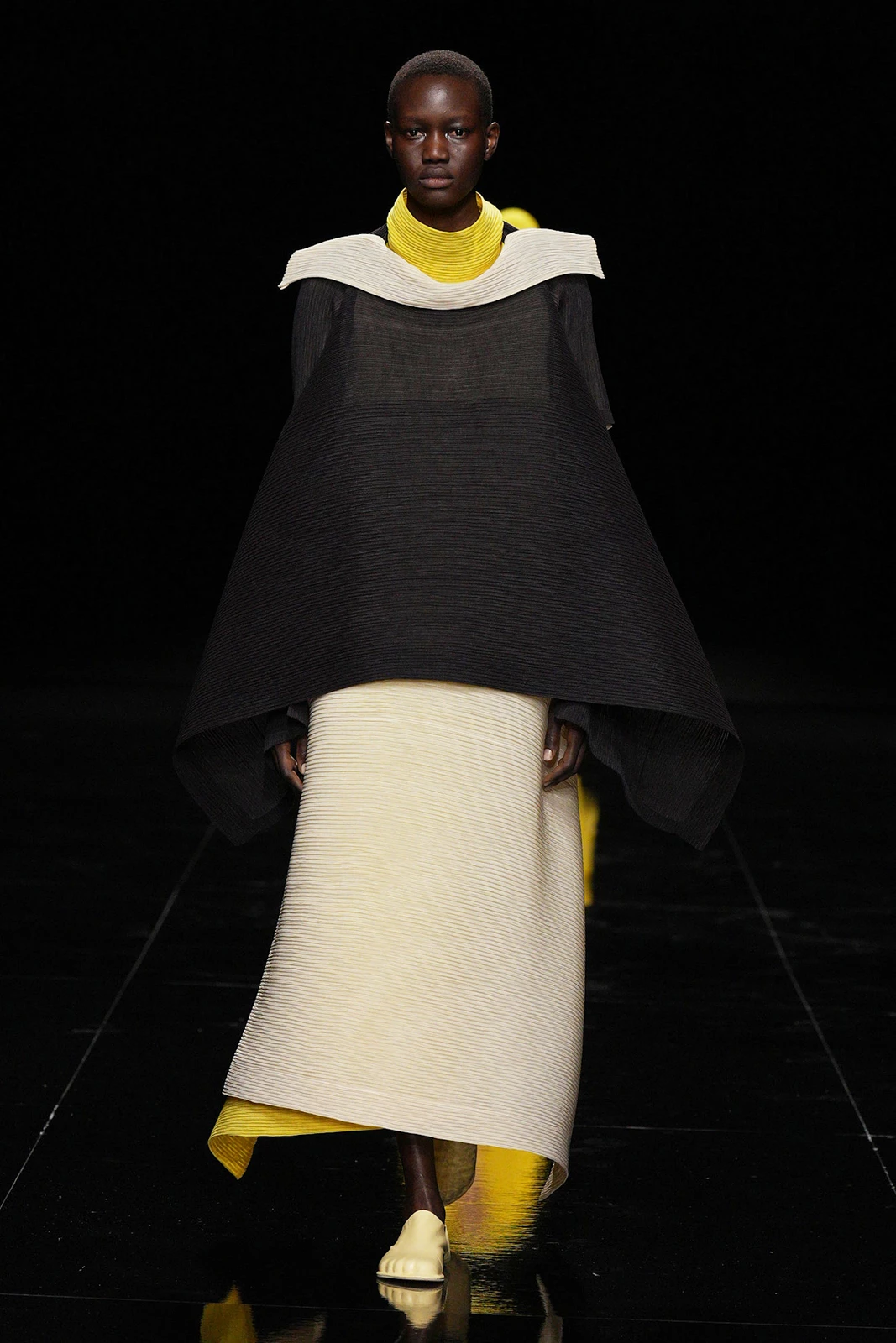Miyake S27 042