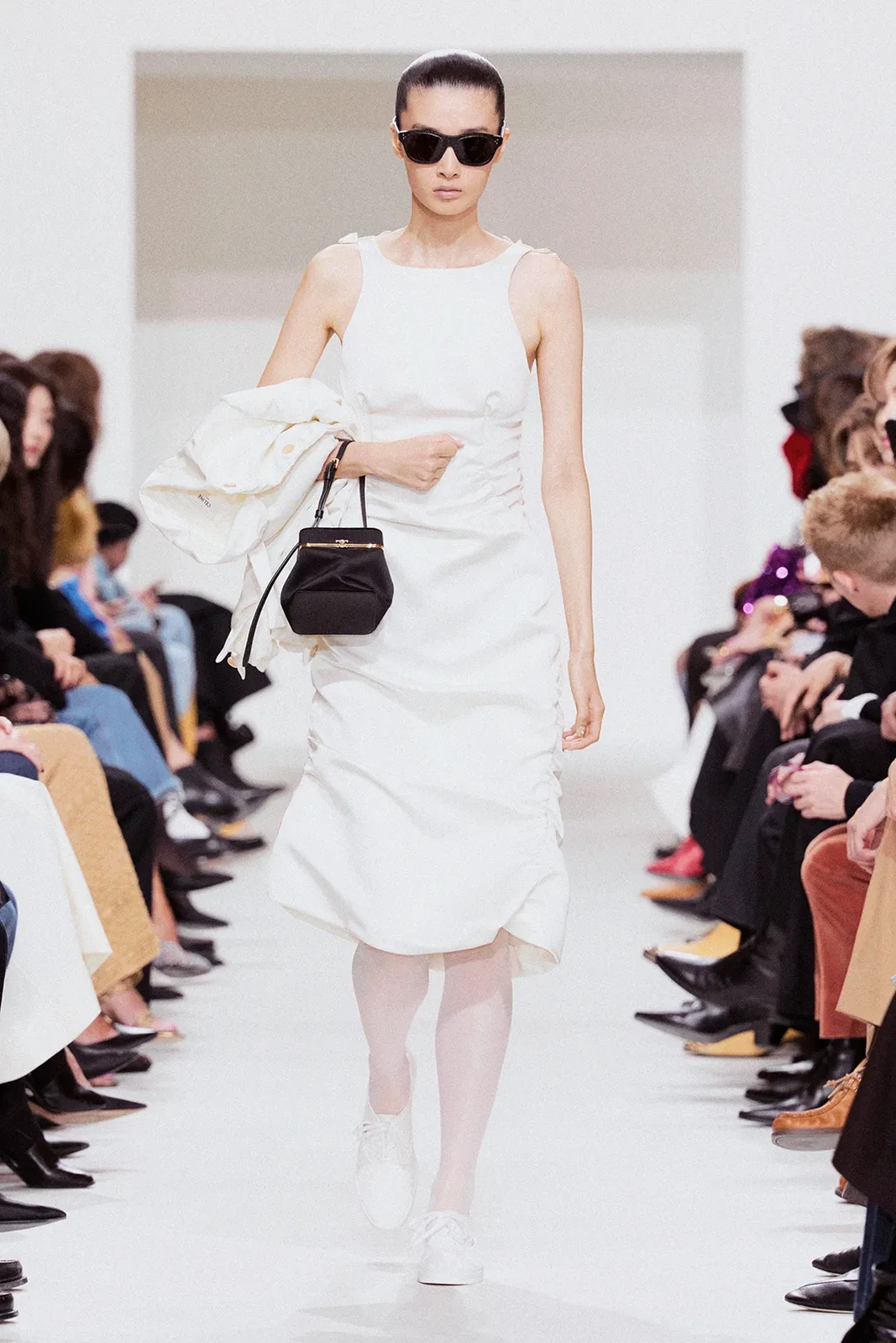 00009-celine-spring-2027-ready-to-wear-credit-brand