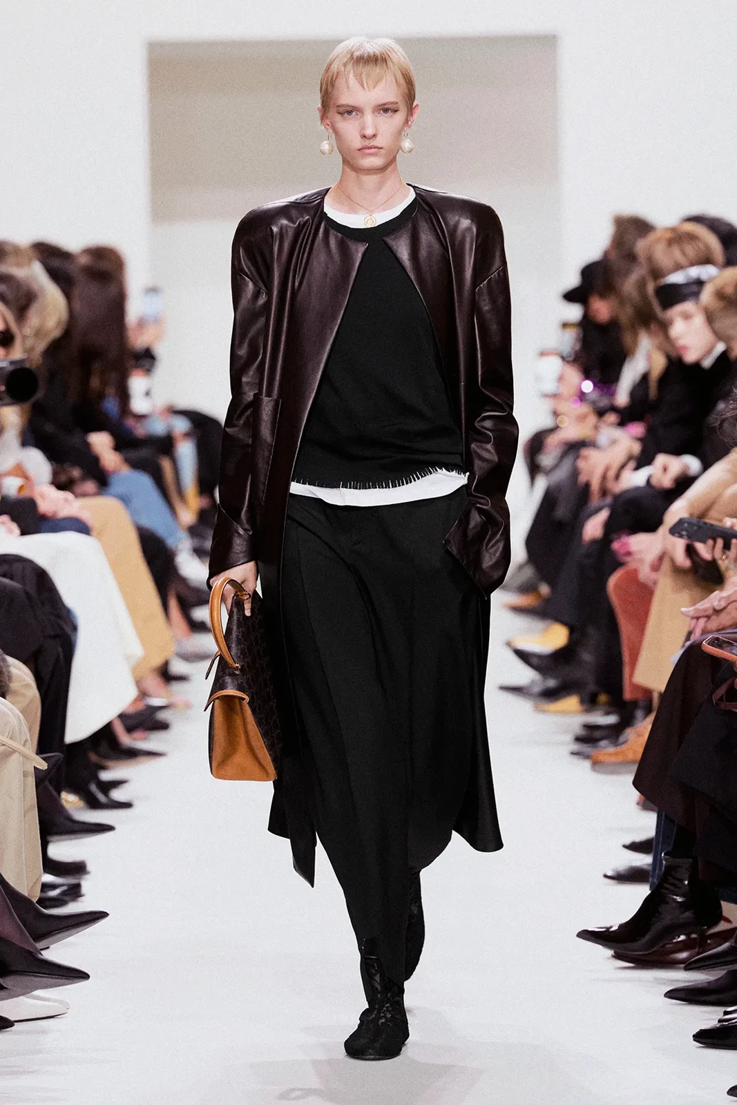 00010-celine-spring-2027-ready-to-wear-credit-brand