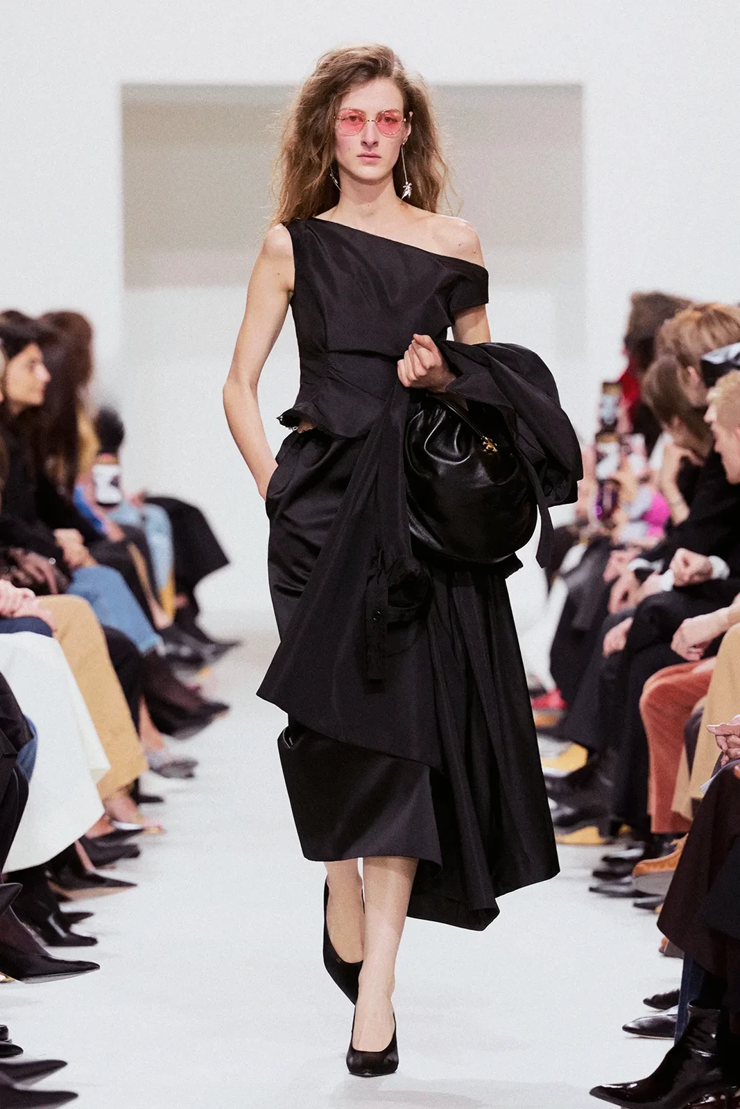 00012-celine-spring-2027-ready-to-wear-credit-brand