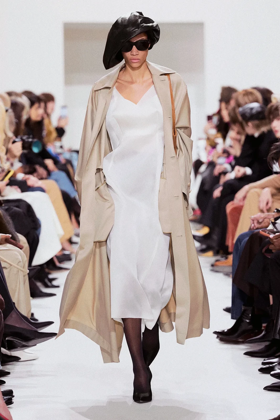 00014-celine-spring-2027-ready-to-wear-credit-brand