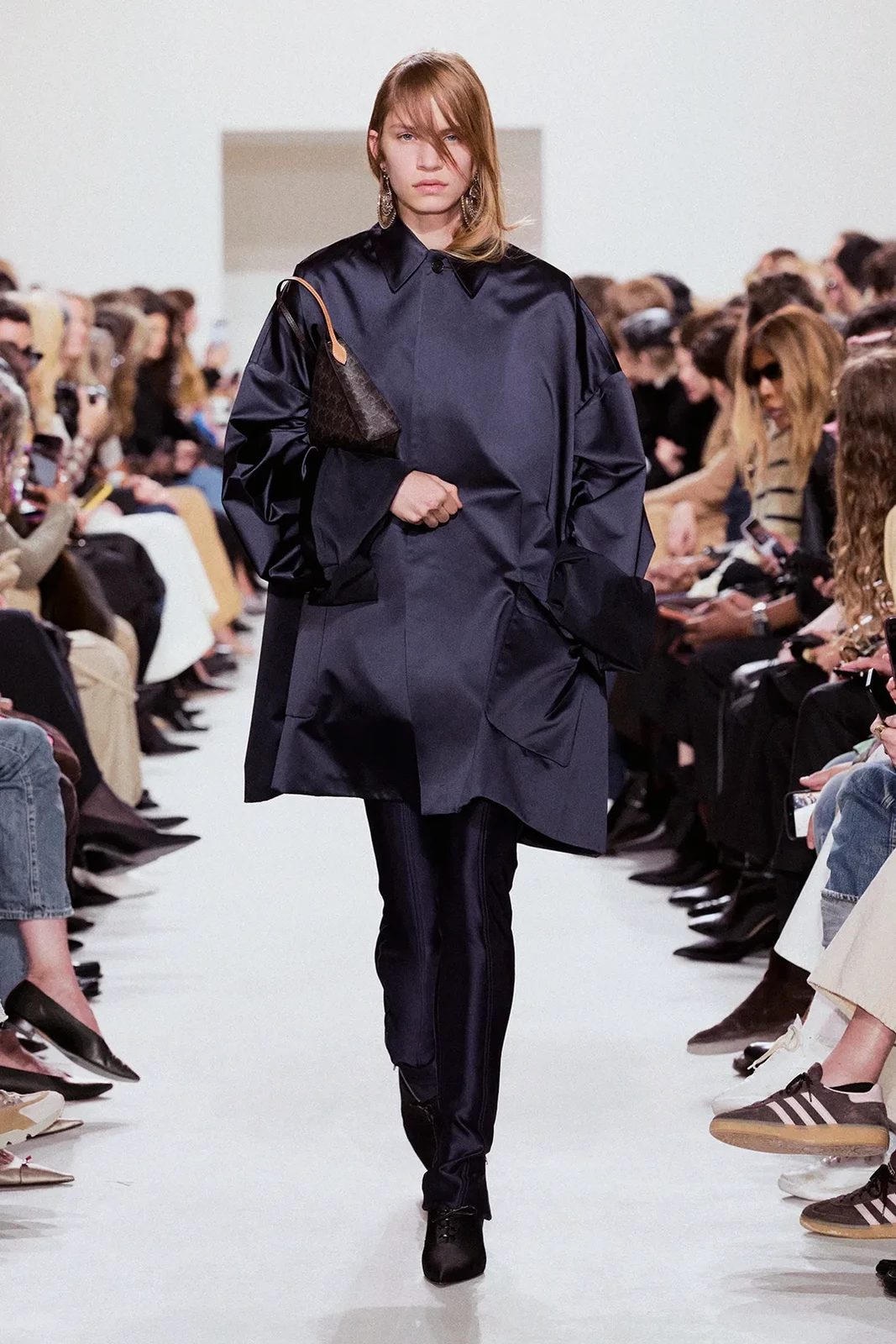 00015-celine-spring-2027-ready-to-wear-credit-brand
