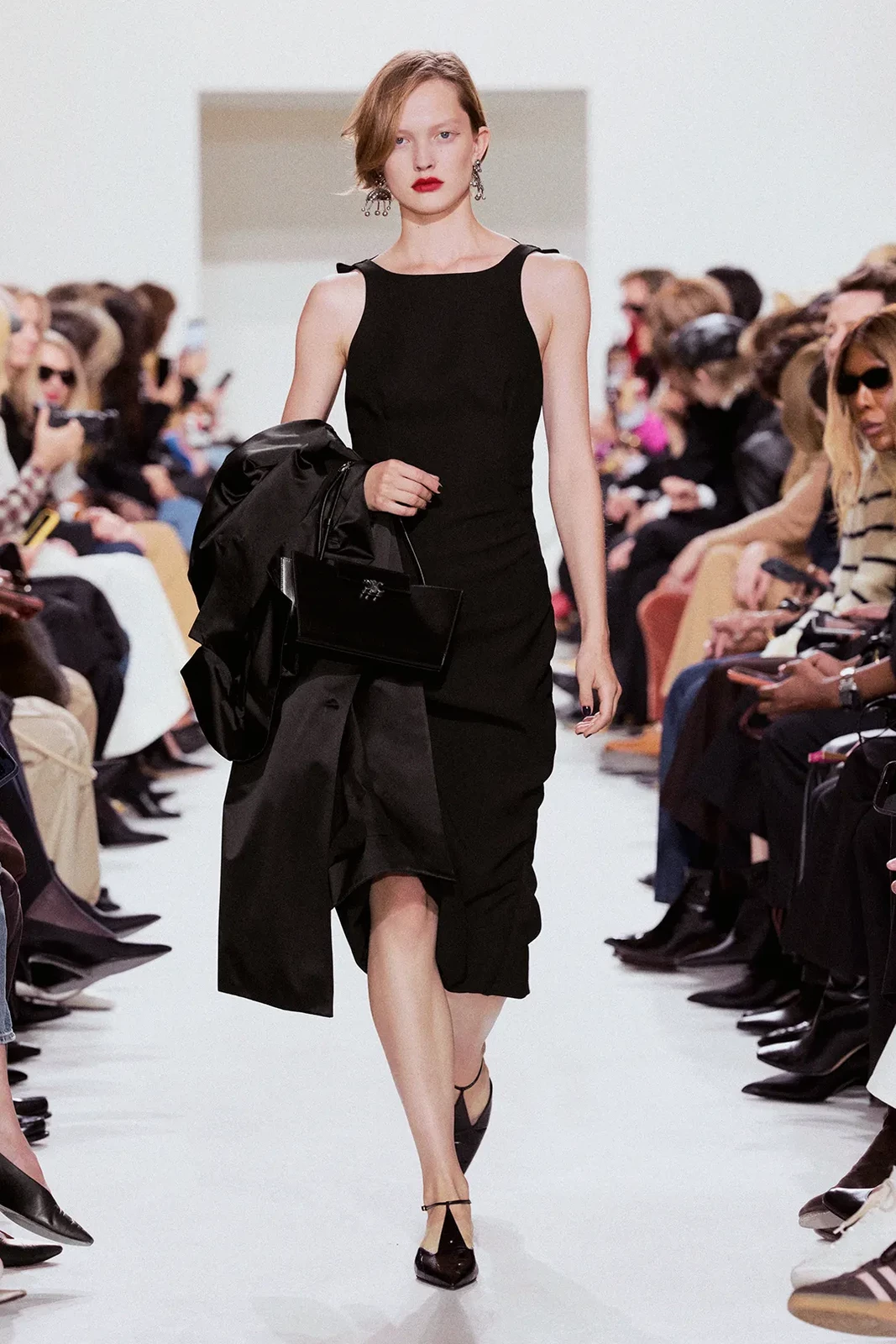 00016-celine-spring-2027-ready-to-wear-credit-brand