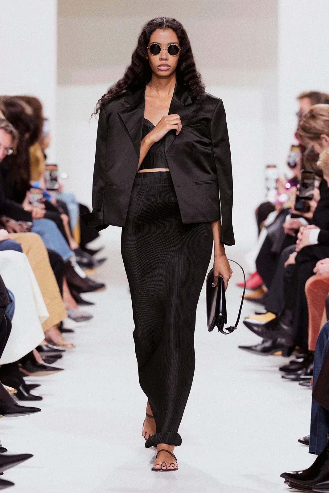00024-celine-spring-2027-ready-to-wear-credit-brand