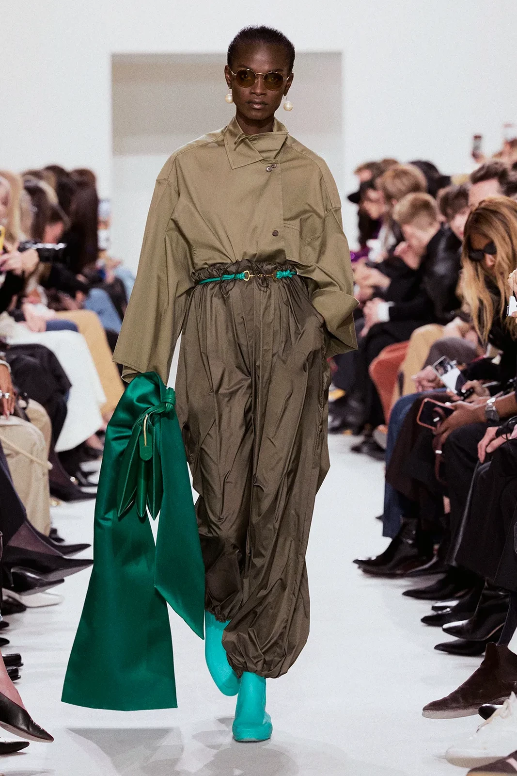 00035-celine-spring-2027-ready-to-wear-credit-brand