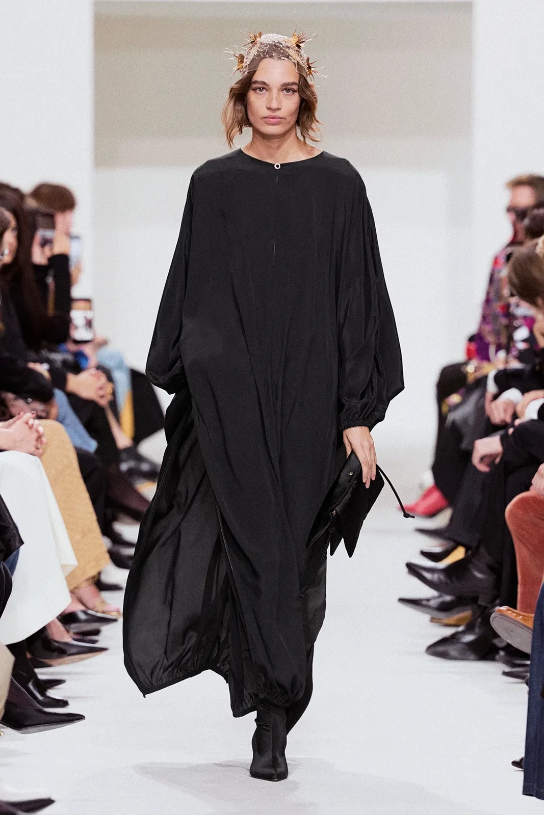 00044-celine-spring-2027-ready-to-wear-credit-brand