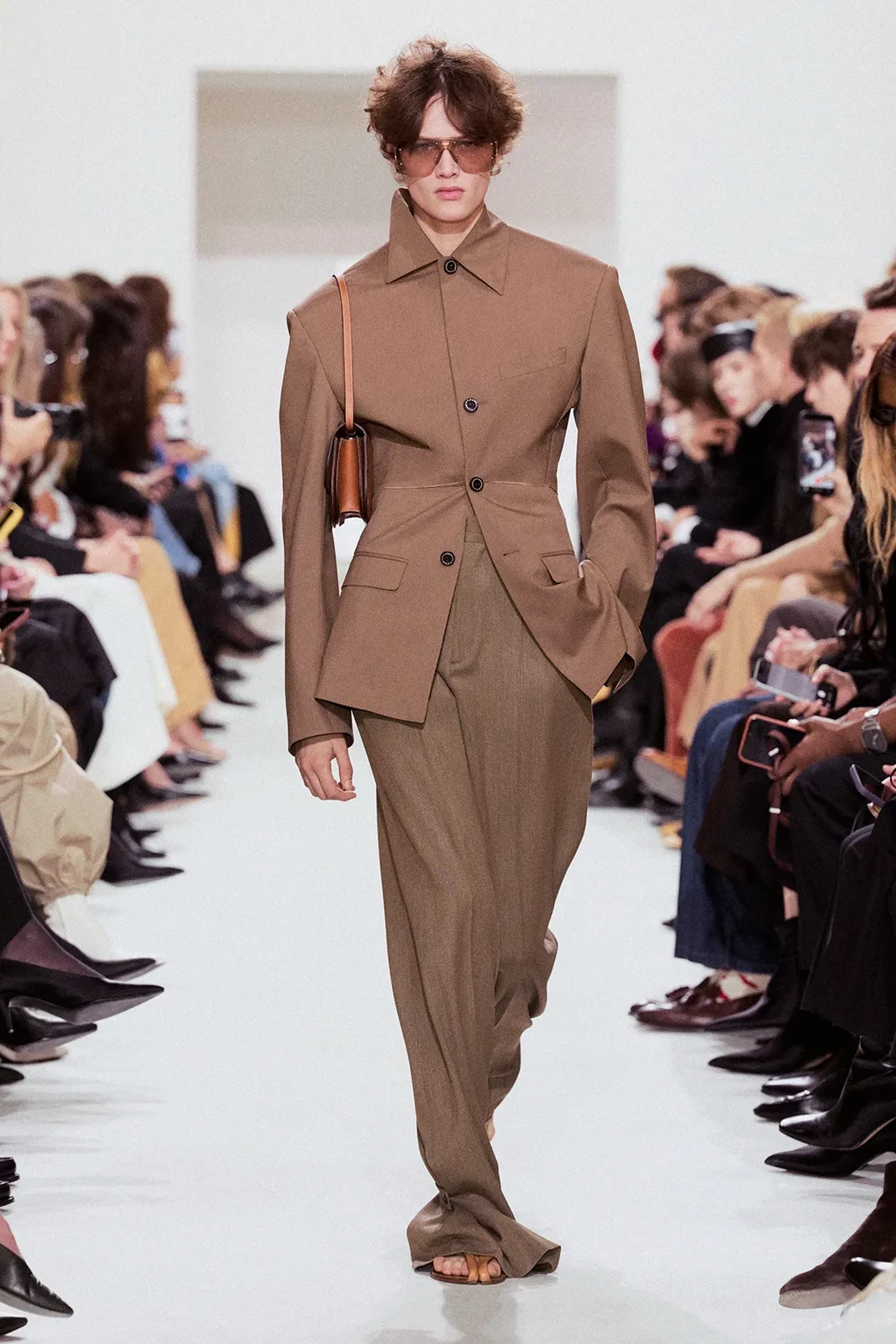 00045-celine-spring-2027-ready-to-wear-credit-brand