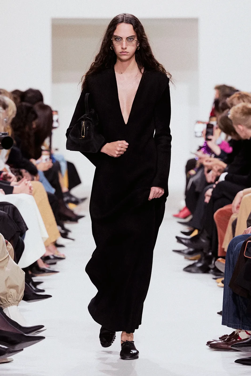 00051-celine-spring-2027-ready-to-wear-credit-brand