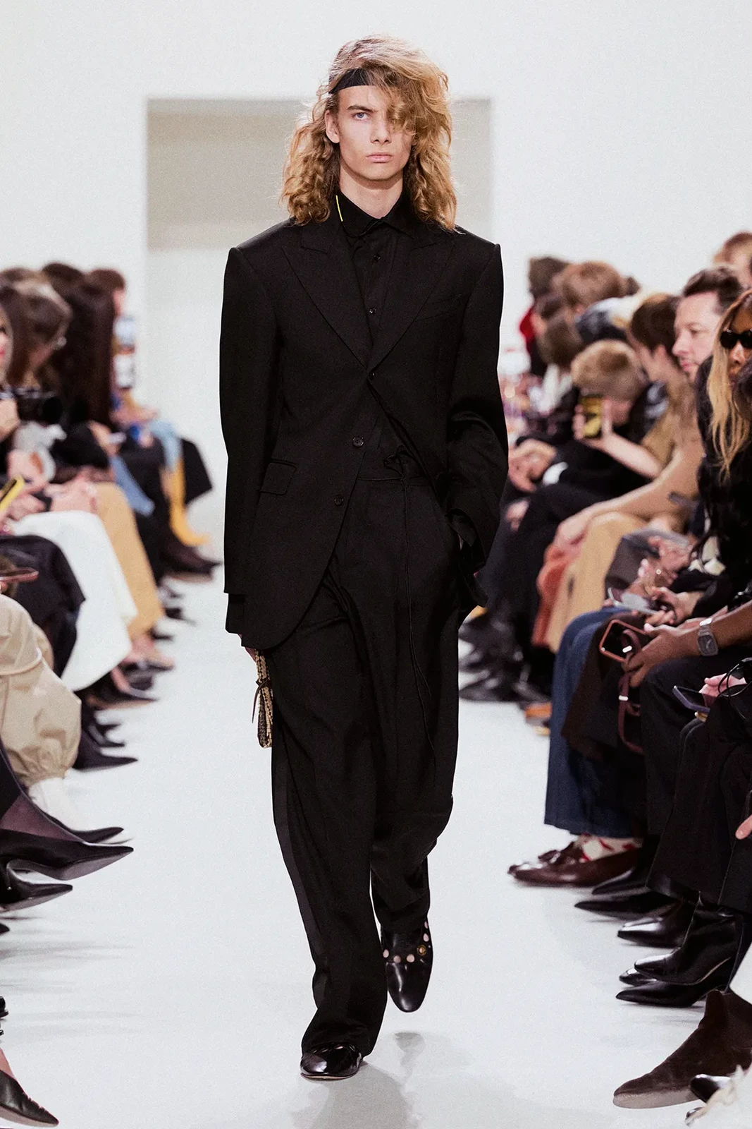 00057-celine-spring-2027-ready-to-wear-credit-brand