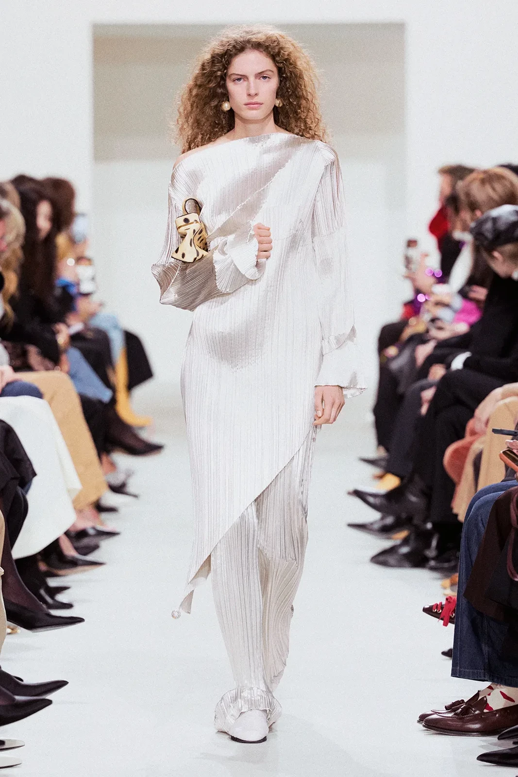 00065-celine-spring-2027-ready-to-wear-credit-brand