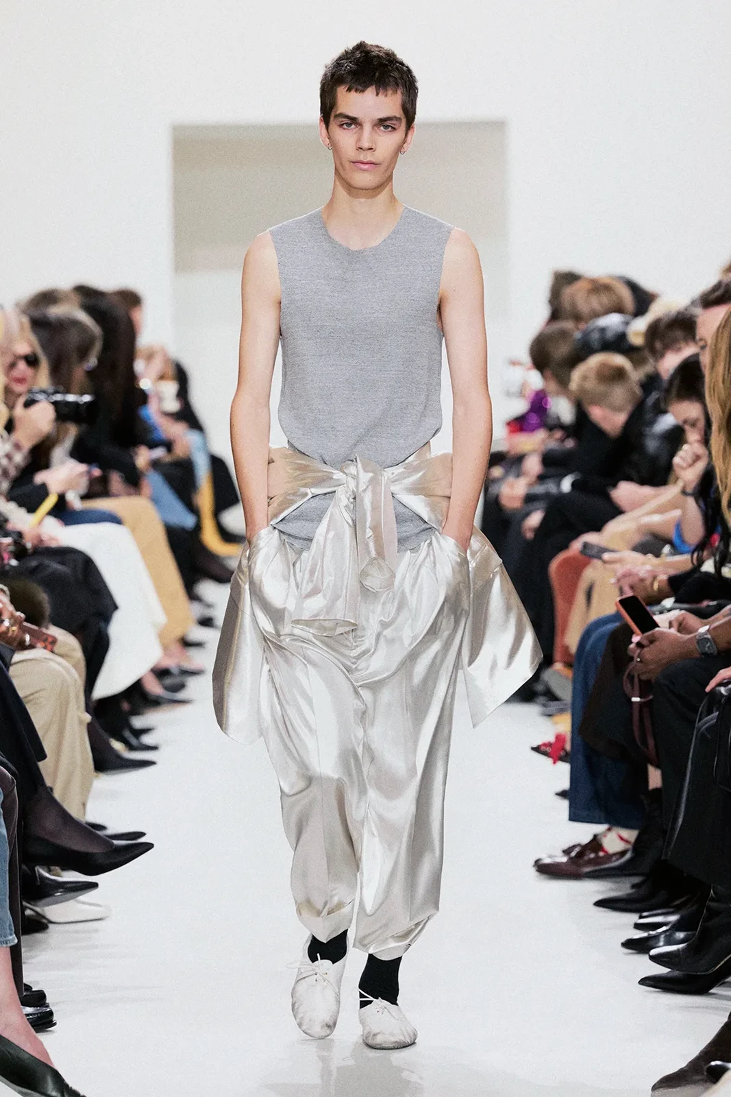 00070-celine-spring-2027-ready-to-wear-credit-brand