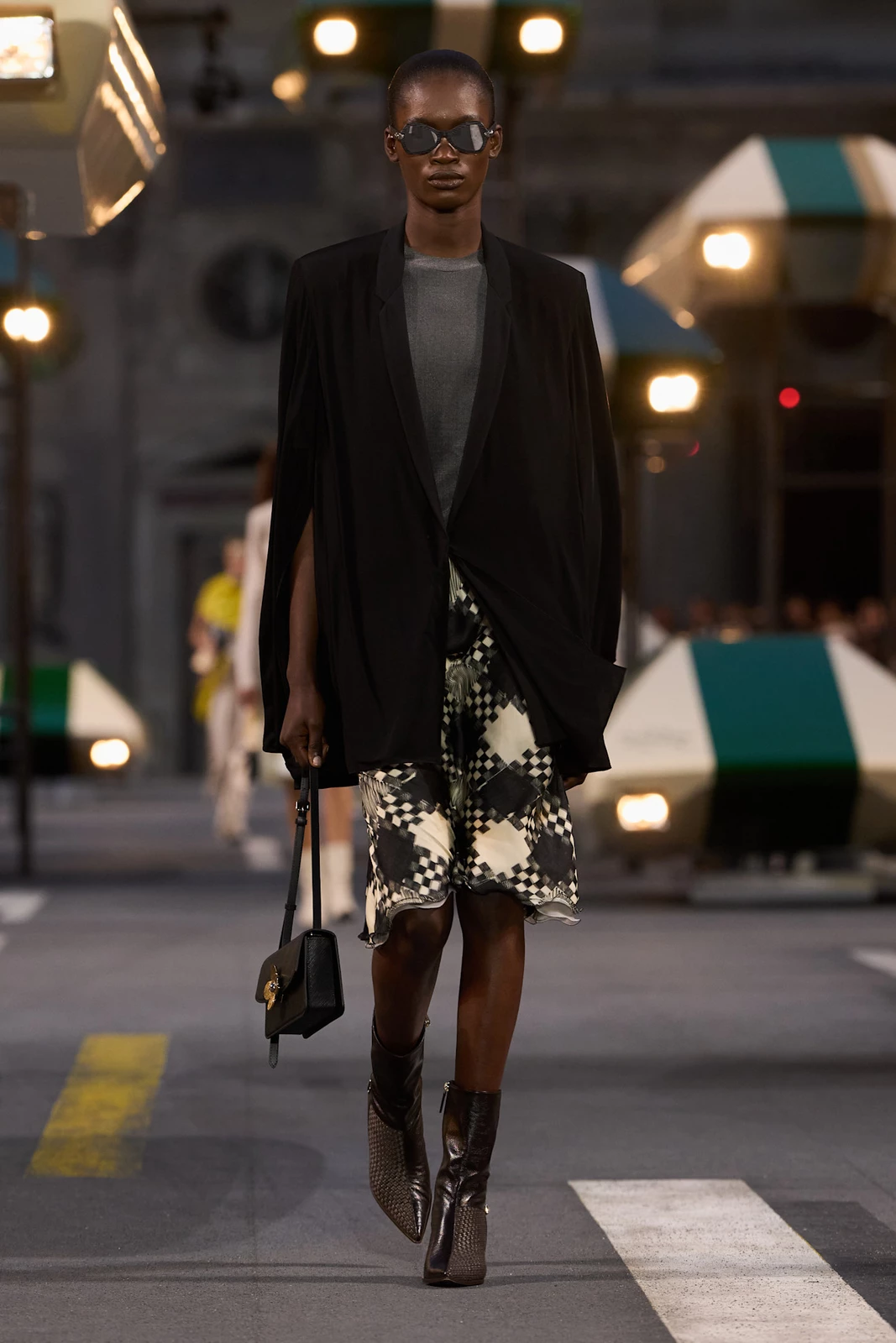 Vuitton S27 043