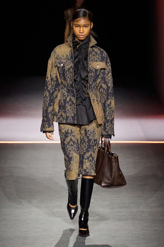 Dior F25 031