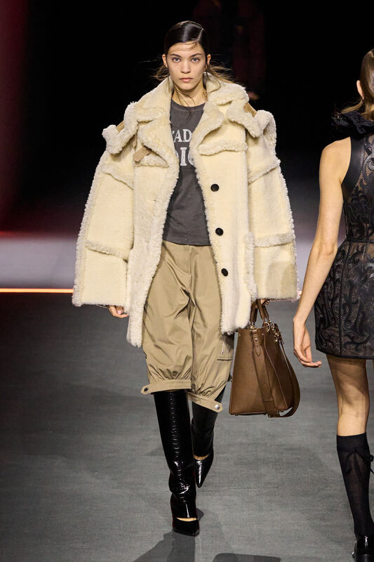 Dior F25 035