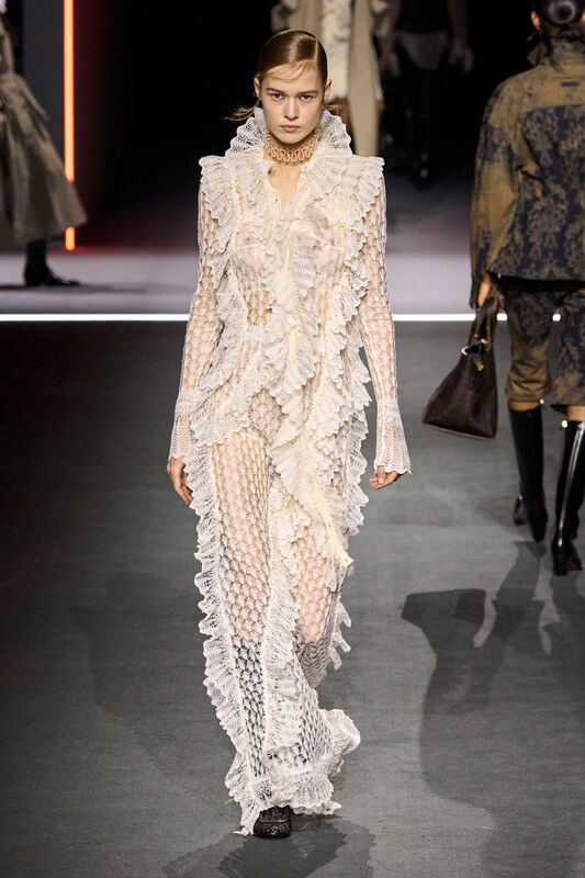 Dior F25 037