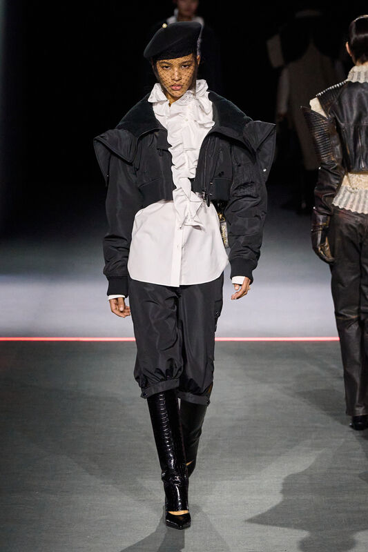 Dior F25 046