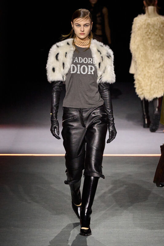 Dior F25 050