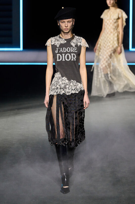 Dior F25 069