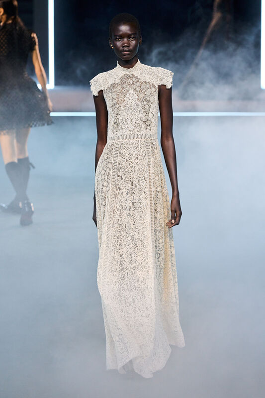 Dior F25 077