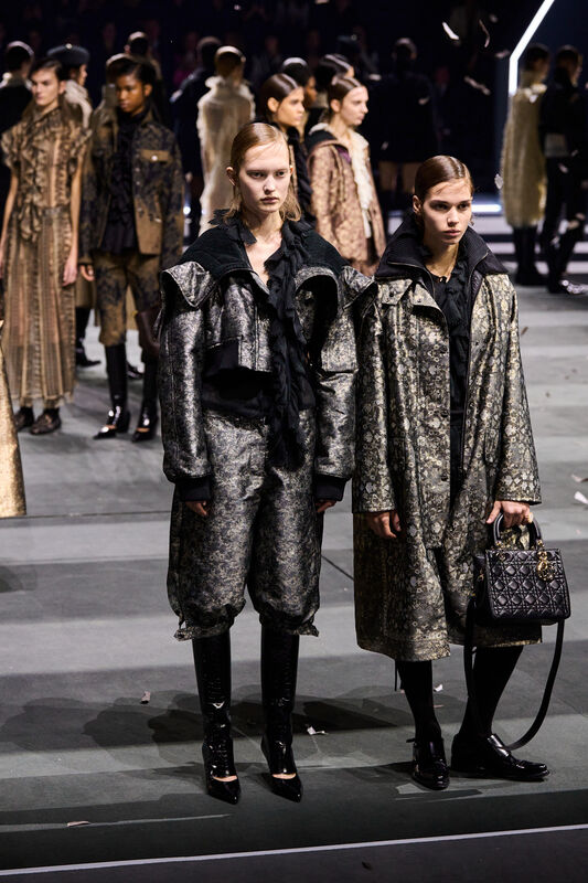 Dior F25 081
