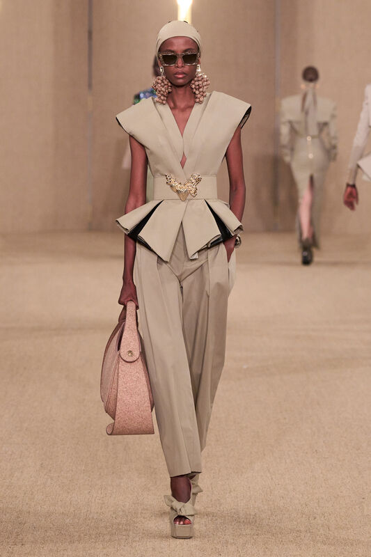 Balmain F24 007