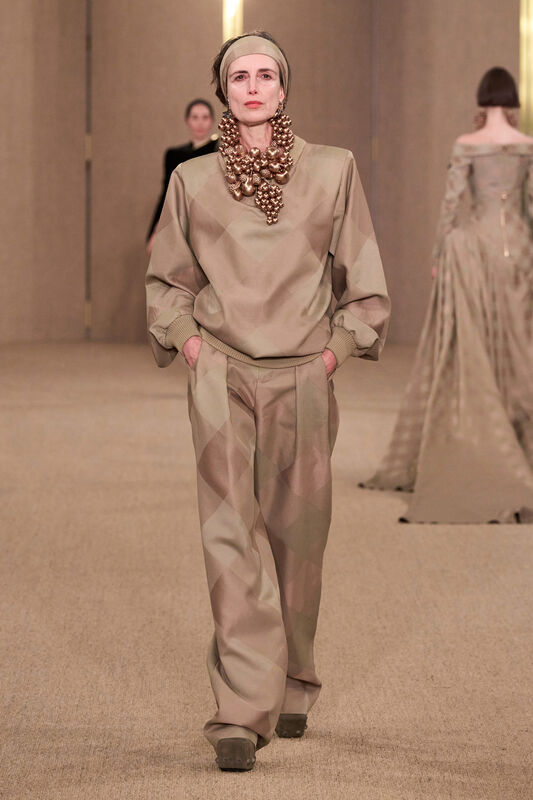 Balmain F24 018