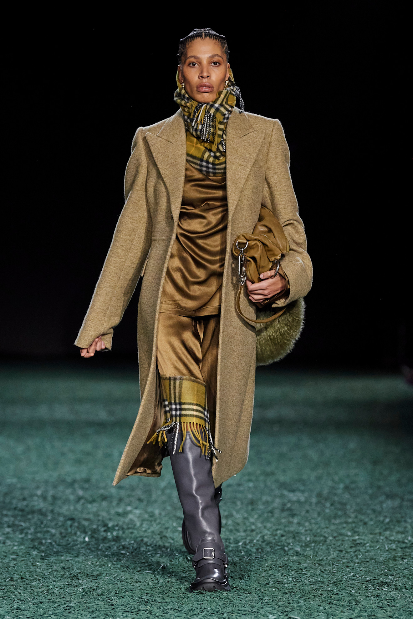Burberry F24 032