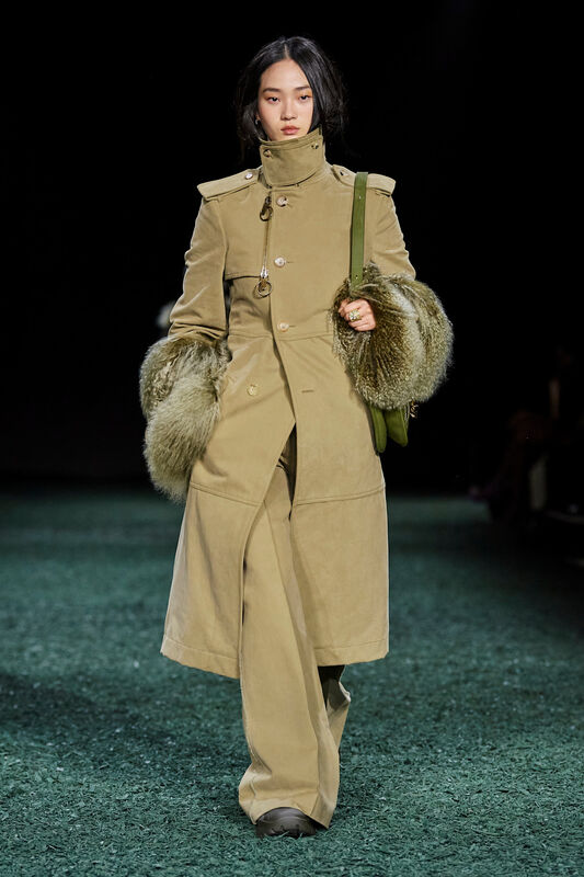 Burberry F24 012