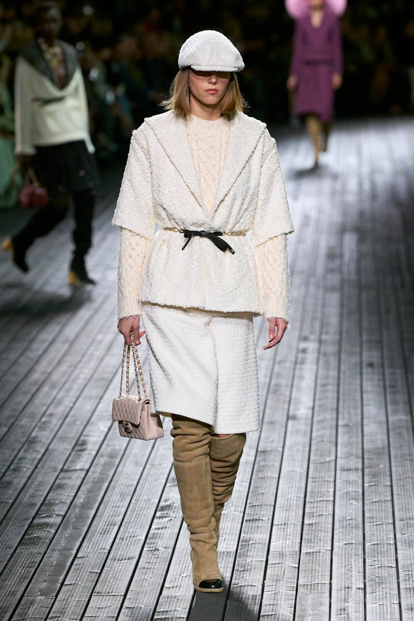 Chanel F24 016