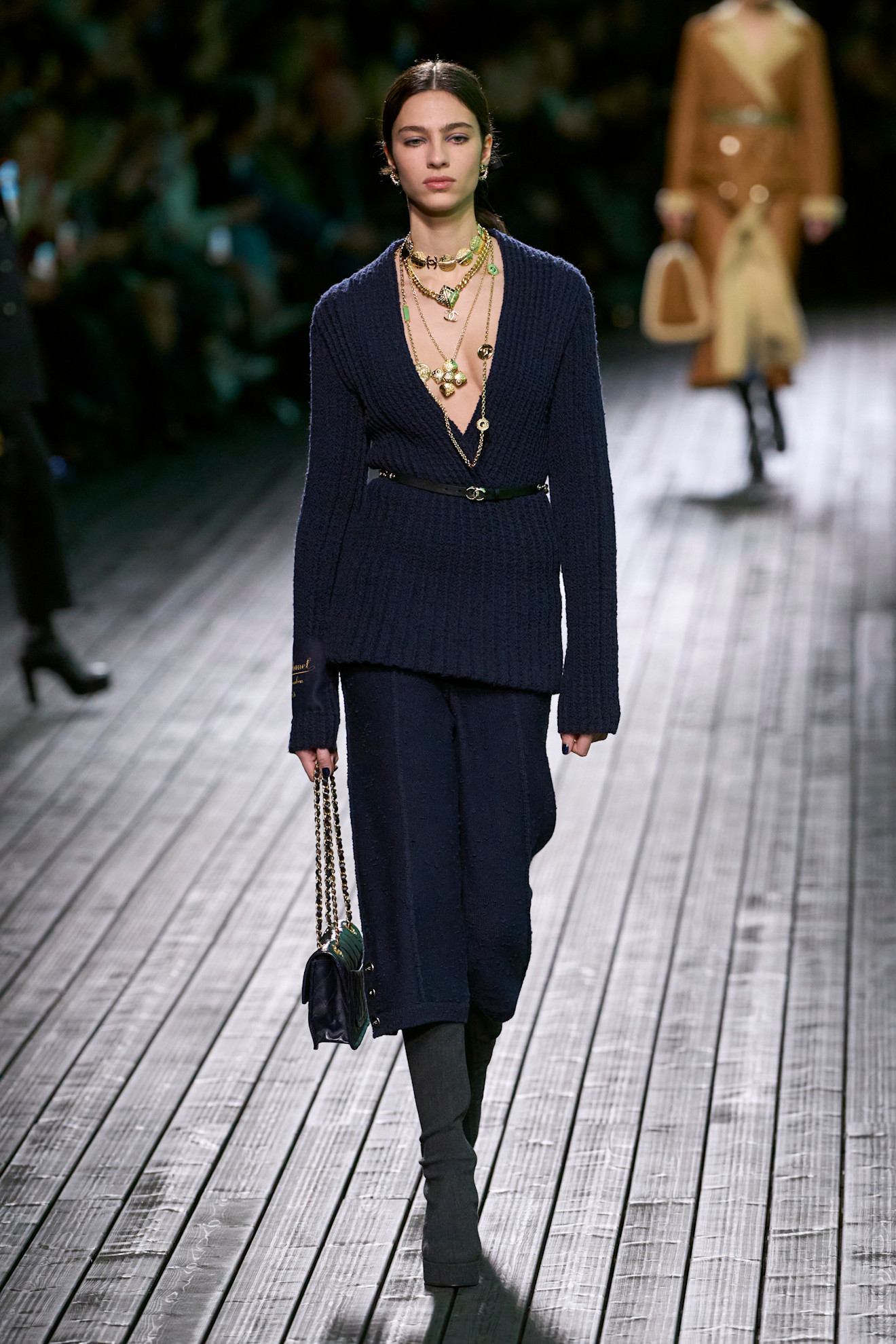 Chanel F24 045