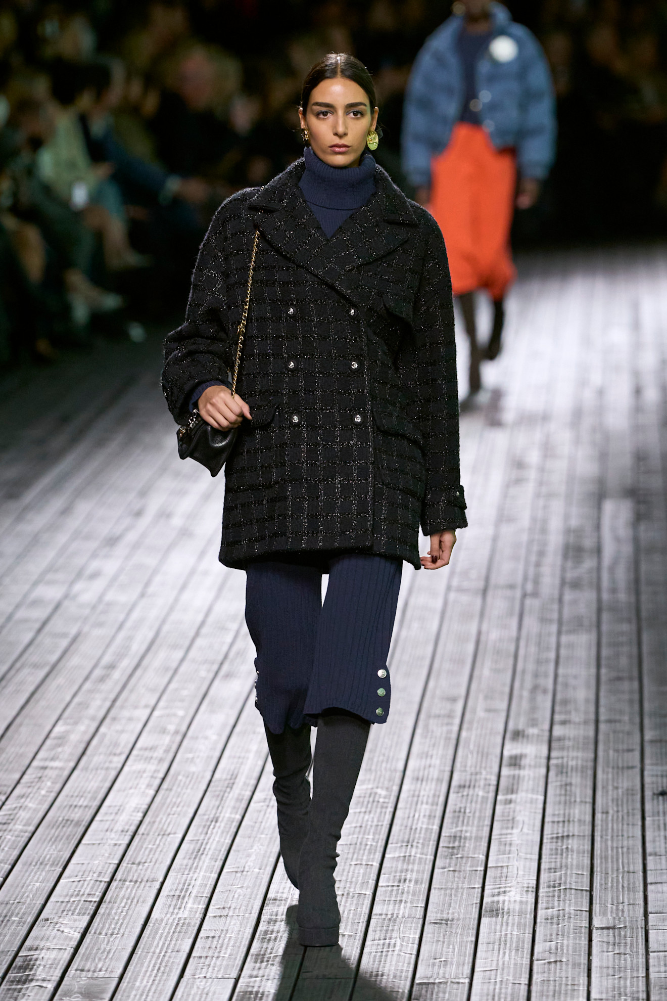 Chanel F24 047