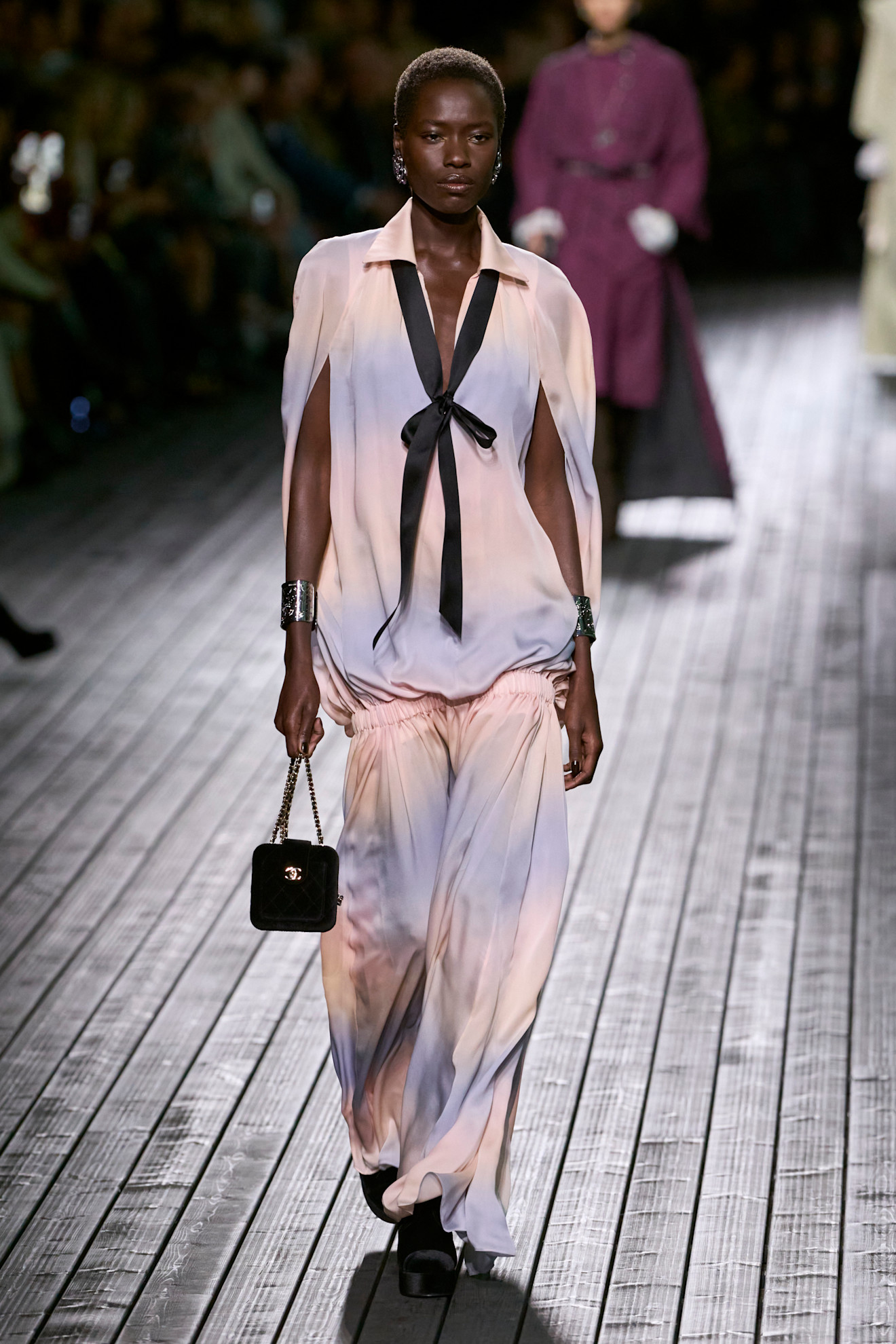 Chanel F24 069
