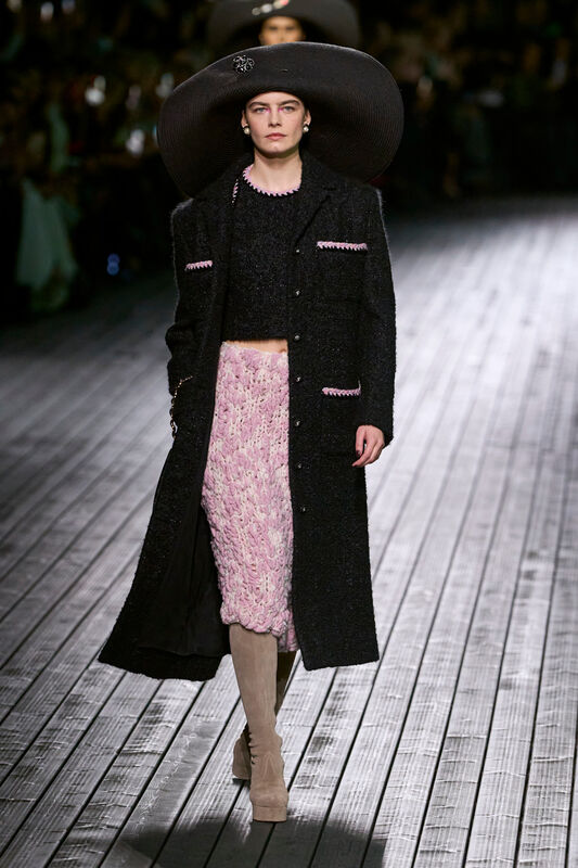 Chanel F24 008