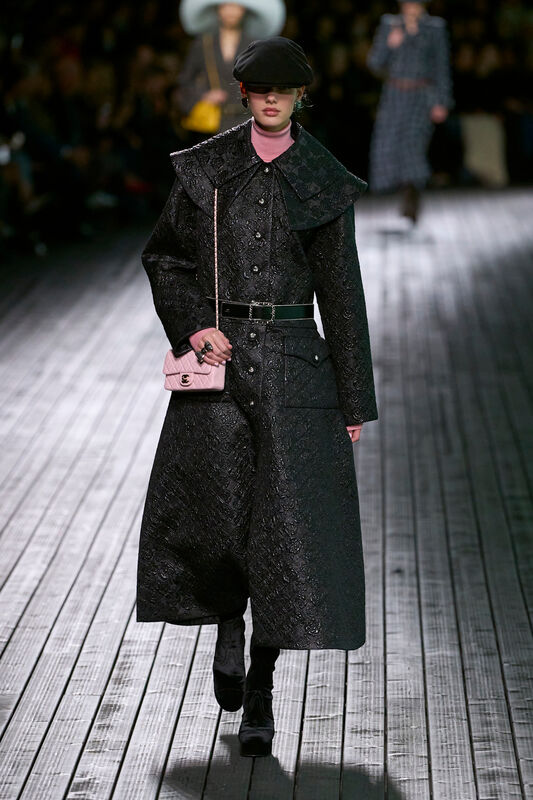 Chanel F24 012