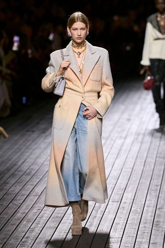 Chanel F24 027