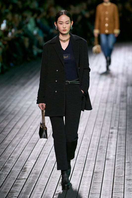 Chanel F24 046