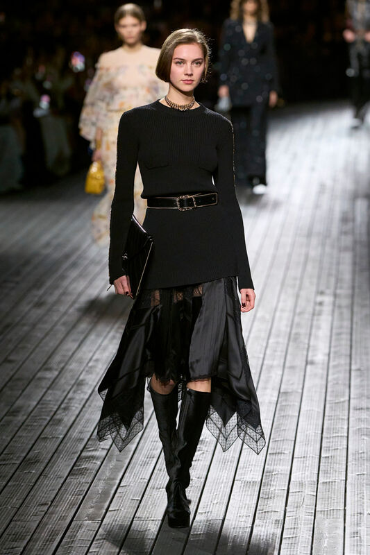 Chanel F24 063