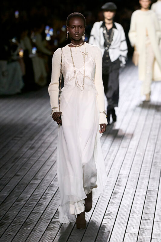 Chanel F24 071