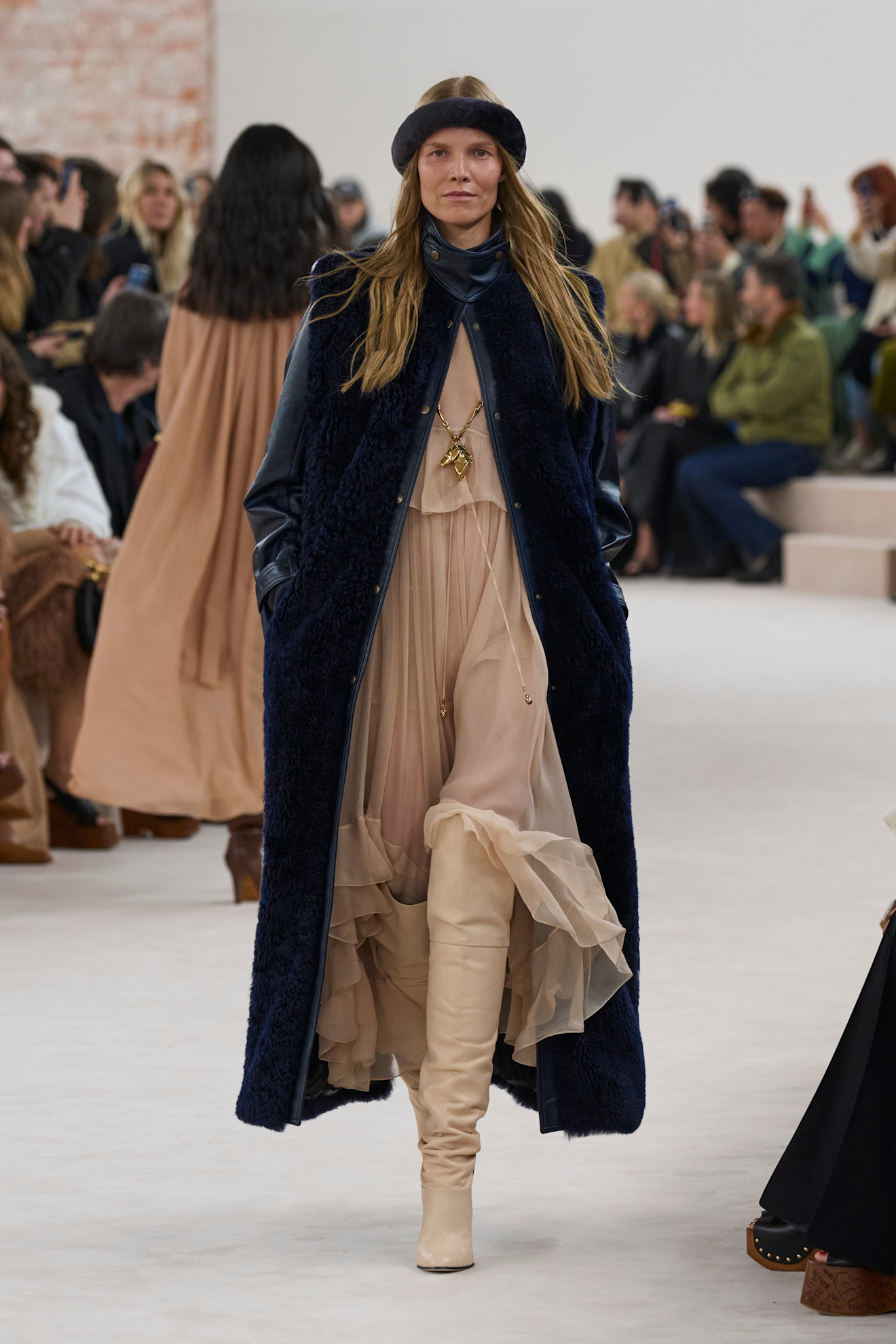 Chloe F24 020