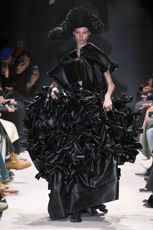 Comme Des Garcons F24 016