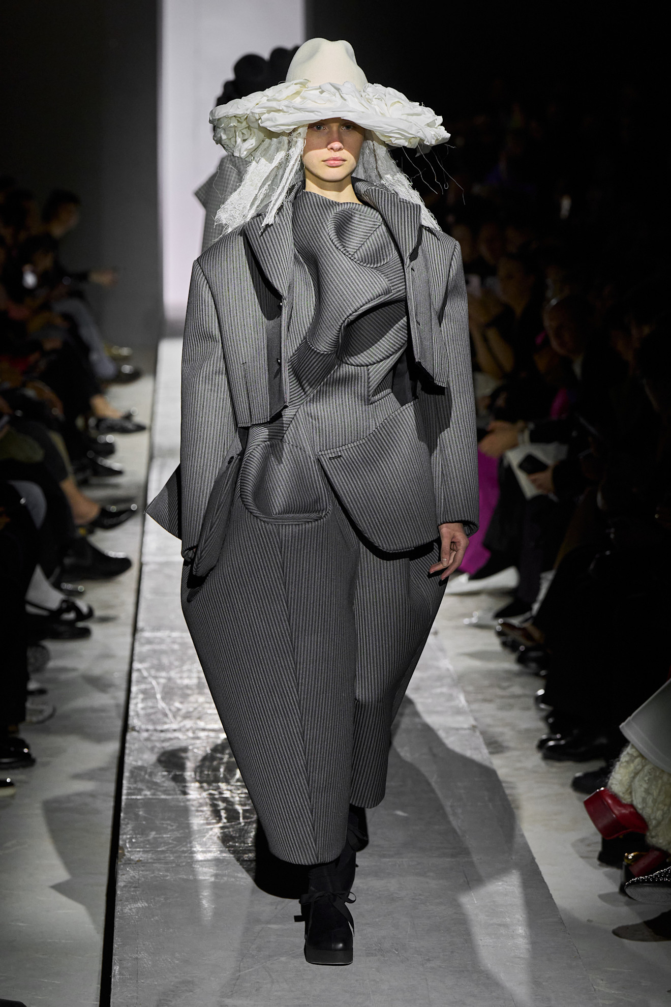 Comme Des Garcons F25 004